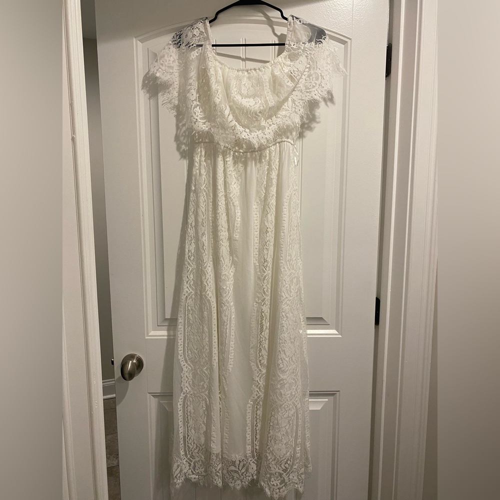 Pink Blush Women’s Maxi Dress EUC White Lace Off Shoulder Size Small